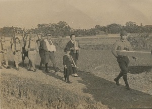 出羽村・村葬の行列