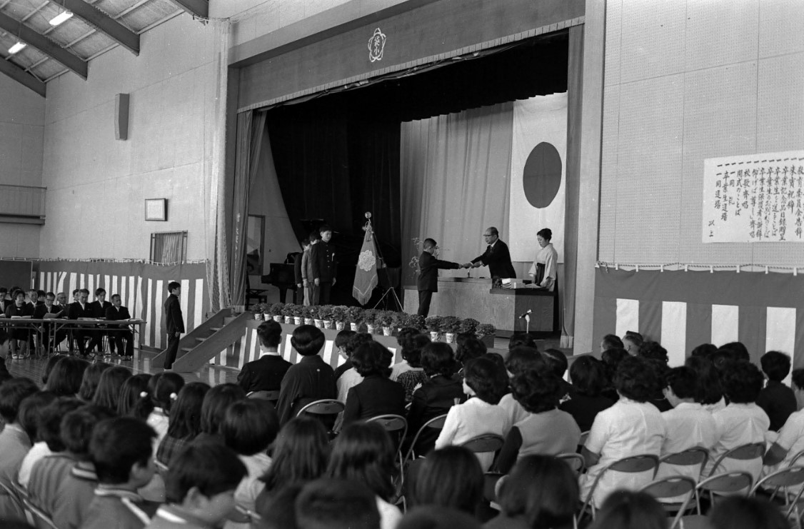 大袋小学校の卒業式